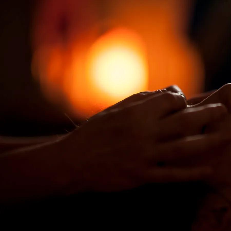 Gezichtsmassage tijdens een facial